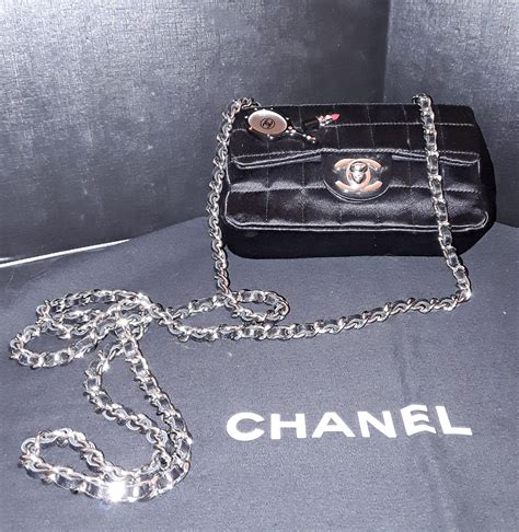 sac chanel vide dressing|Chanel belt bag.